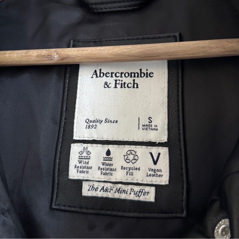 Abercrombie & Fitch Mini Leather Puffer Coat Size Small Black Vegan - Picture 4 of 8